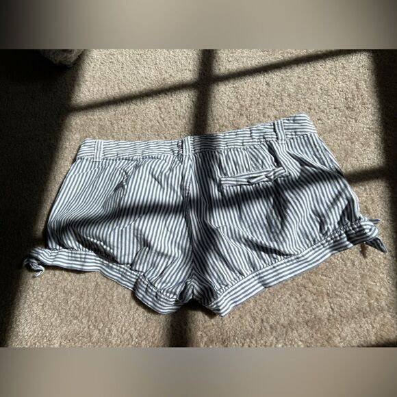 Aerie side tie boat shorts- sz8 - Picture 3 of 3